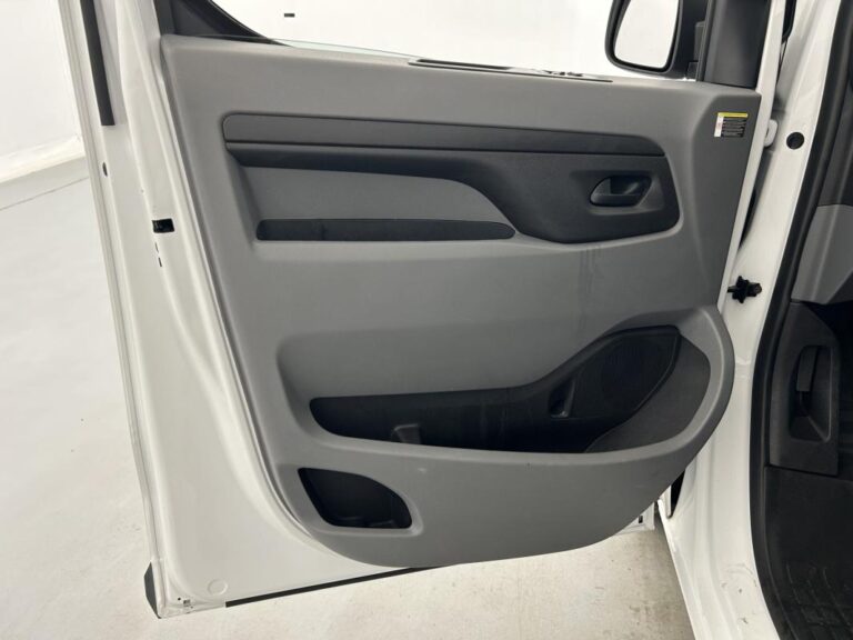 Peugeot Expert Fg VUL Standard 2.0 BlueHDi 180ch Asphalt EAT8 - Image 11 (July 6, 2026)
