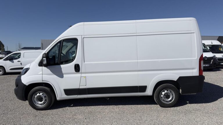 Fiat Ducato FOURGON FGN MH2 3.0T 120 CH S&S BVM6 - Image 02 (July 6, 2026)