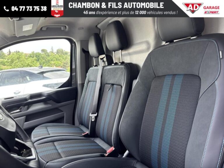 Ford Transit Custom FOURGON 320 2.0 ECOBLUE 170 CH BVA8 4X4 SPORT Prix: 42908 HT - Image 08 (July 6, 2026)