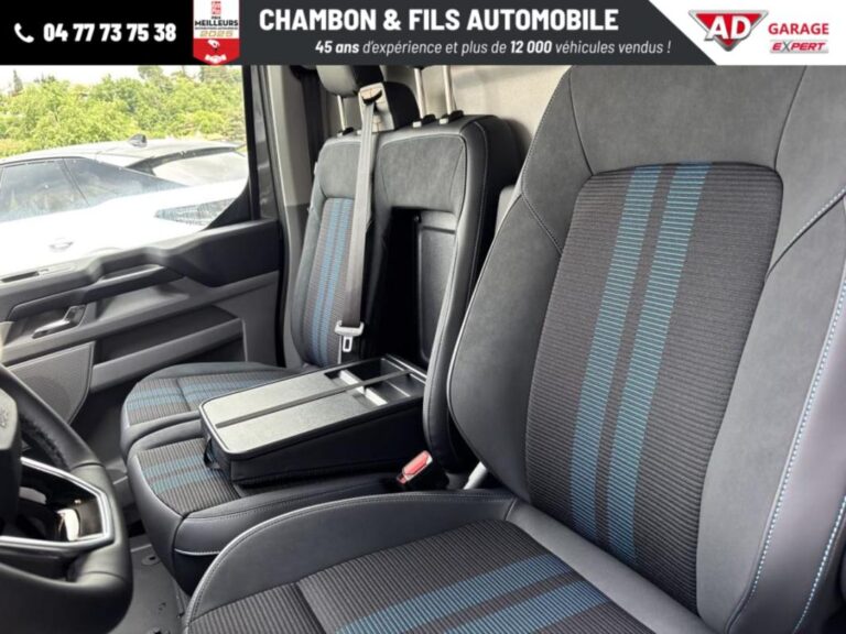 Ford Transit Custom FOURGON 320 2.0 ECOBLUE 170 CH BVA8 4X4 SPORT Prix: 42908 HT - Image 09 (July 6, 2026)