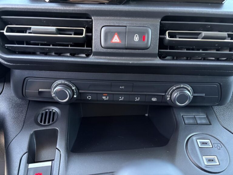 Citroën Berlingo VAN M 100 CH Pack Premium Connect - Image 17 (July 7, 2026)