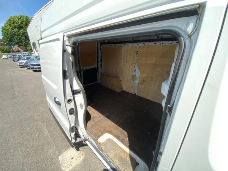 Renault Trafic GRD CONFOOT 2.0DCI 145 13.300€HT – CAMERA/CLIM/BLUETOOTH/RADARS AR - Image 19 (July 6, 2026)