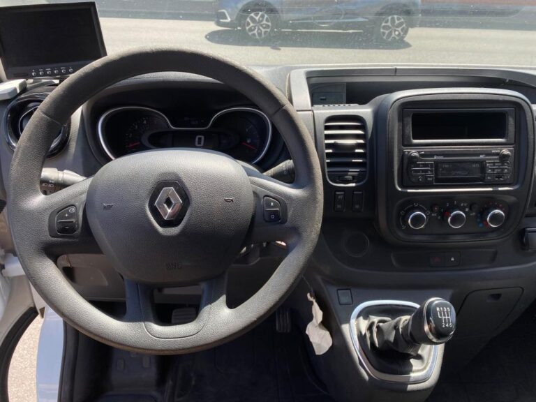 Renault Trafic GRD CONFOOT 2.0DCI 145 13.300€HT – CAMERA/CLIM/BLUETOOTH/RADARS AR - Image 04 (July 6, 2026)