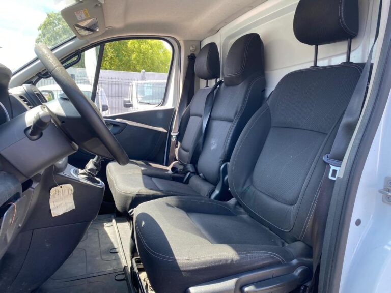 Renault Trafic GRD CONFOOT 2.0DCI 145 13.300€HT – CAMERA/CLIM/BLUETOOTH/RADARS AR - Image 05 (July 6, 2026)