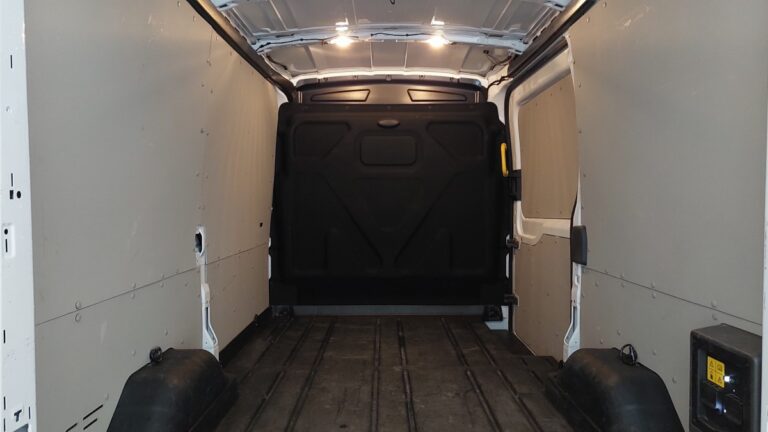Ford Transit electrique 184CH TREND BUSINESS BATTERIE 75/68 KWH - Image 06 (July 6, 2026)