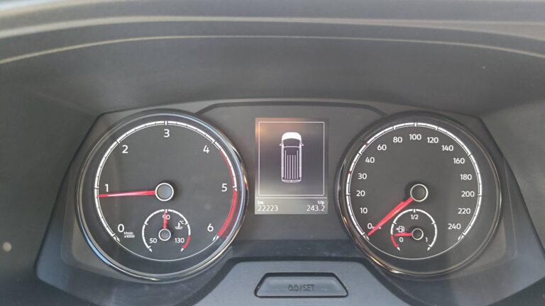 Volkswagen Transporter VI 2.0 TDI 150 4Motion Business - Image 12 (July 6, 2026)