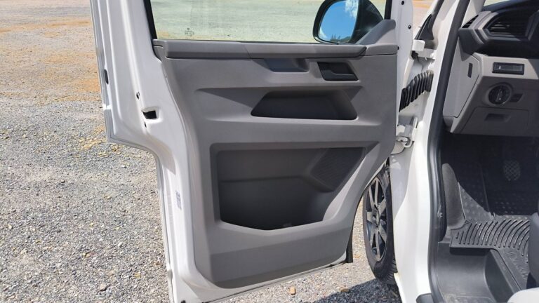 Volkswagen Transporter VI 2.0 TDI 150 4Motion Business - Image 07 (July 6, 2026)