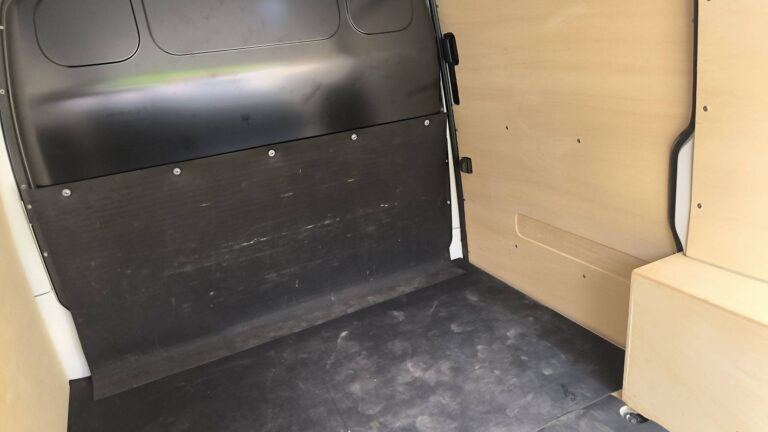 Volkswagen Transporter VI 2.0 TDI 150 4Motion Business - Image 09 (July 6, 2026)