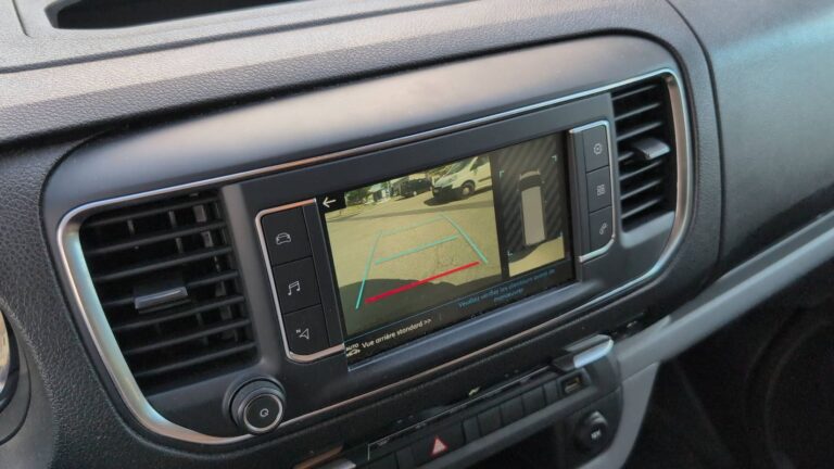 Peugeot Expert 2.0 BlueHDi 177 EAT8 Cabine Approfondie Fixe Asphalt - Image 13 (July 6, 2026)