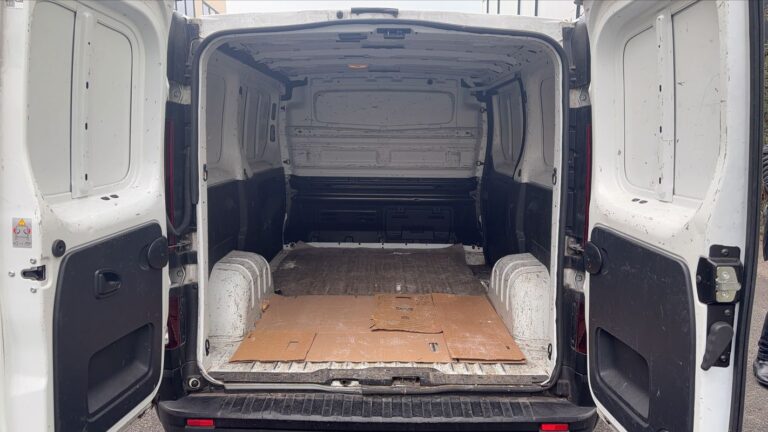 Renault Trafic 2.0 dCi 145 Business - Image 14 (July 6, 2026)