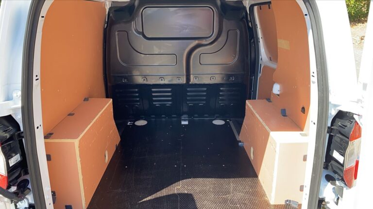 Ford transit courier 1.5 TDCI 100ch Stop&Start Trend Business Sport - Image 14 (July 6, 2026)