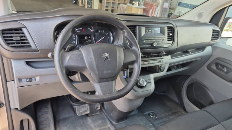 Peugeot Expert VU 2.0 HDi 145 EAT8 Premium Standard – Automatique - Image 11 (July 6, 2026)