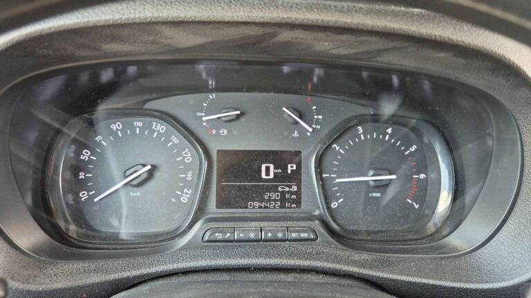 Peugeot Expert VU 2.0 HDi 145 EAT8 Premium Standard – Automatique - Image 12 (July 6, 2026)