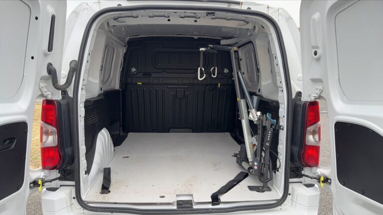 Fiat Doblo VU 5 1.5 BlueHDi 130 BVA8 Professional – Automatique - Image 14 (July 6, 2026)