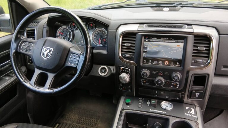 Dodge Ram 1500 Dépanneuse 5.7 V8 HEMI 400 4X4 BVA9 Laramie - Image 11 (July 6, 2026)