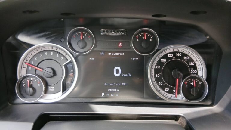 Dodge Ram 1500 Dépanneuse 5.7 V8 HEMI 400 4X4 BVA9 Laramie - Image 12 (July 6, 2026)