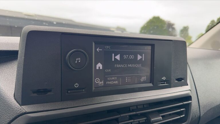 Peugeot Expert VU 1.5 blue hdi Allure - Image 13 (July 6, 2026)