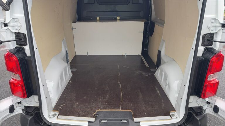 Peugeot Expert VU 1.5 blue hdi Allure - Image 14 (July 6, 2026)