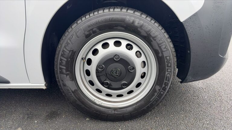 Peugeot Expert VU 1.5 blue hdi Allure - Image 17 (July 6, 2026)