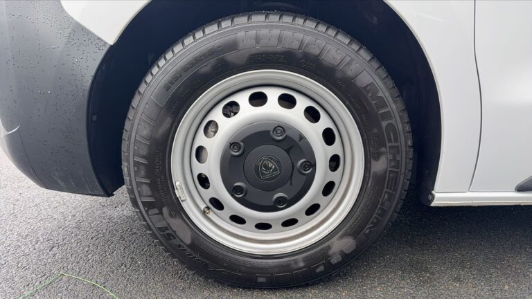 Peugeot Expert VU 1.5 blue hdi Allure - Image 18 (July 6, 2026)