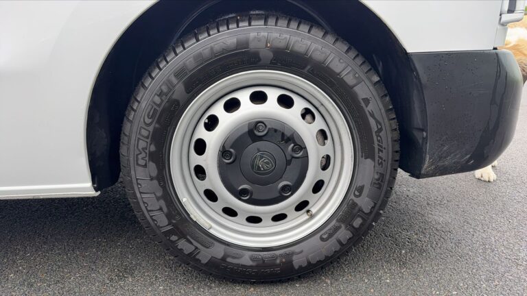 Peugeot Expert VU 1.5 blue hdi Allure - Image 19 (July 6, 2026)