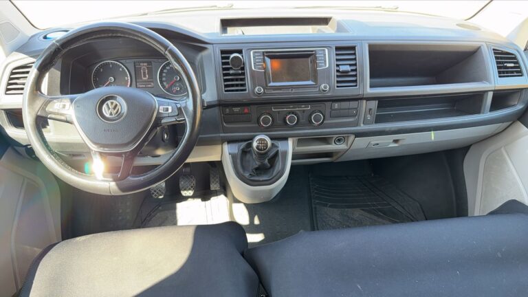 Volkswagen Transporter 2.0 TDI 150 Business Line - Image 11 (July 6, 2026)