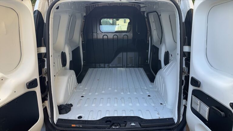 Renault Express 1.5 BluedCi 75 Confort - Image 14 (July 6, 2026)