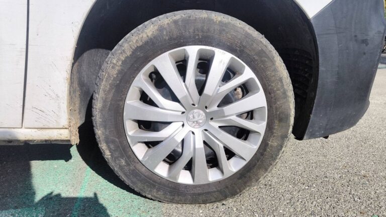 Peugeot Partner VU 1.5 BlueHDi 130 EAT8 * - Image 17 (July 6, 2026)