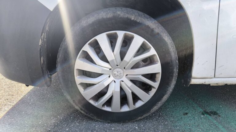 Peugeot Partner VU 1.5 BlueHDi 130 EAT8 * - Image 18 (July 6, 2026)
