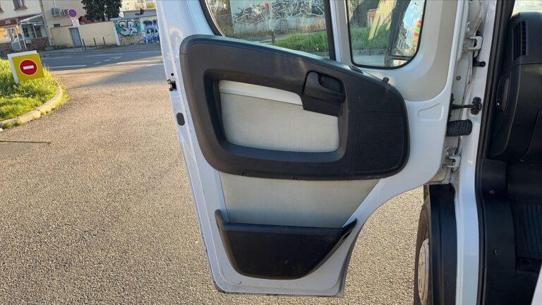 Fiat Ducato VU III 2.3 Multijet 130 Pack Pro Nav – 3 places - Image 07 (July 6, 2026)