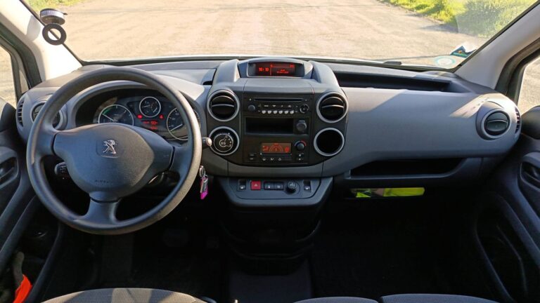 Peugeot Partner 22.5 kWh 67 Premium - Image 11 (July 6, 2026)
