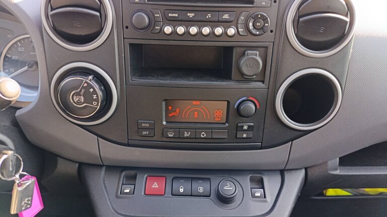 Peugeot Partner 22.5 kWh 67 Premium - Image 13 (July 6, 2026)