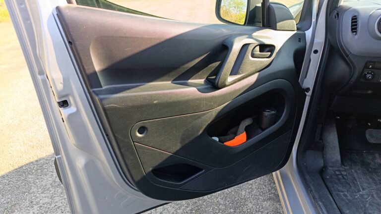 Peugeot Partner 22.5 kWh 67 Premium - Image 07 (July 6, 2026)