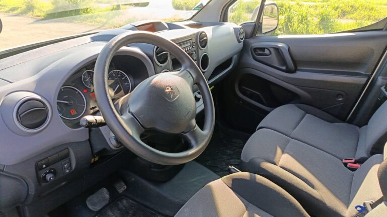 Peugeot Partner 22.5 kWh 67 Premium - Image 08 (July 6, 2026)