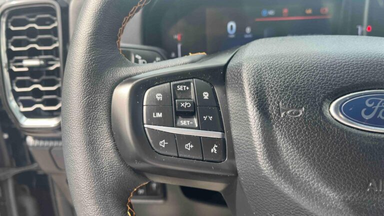 Ford Ranger DOUBLE CABINE DCA 2.0 ECOBLUE 205 CH S&S BVA10 e-4WD WILDTRAK X - Image 18 (July 6, 2026)