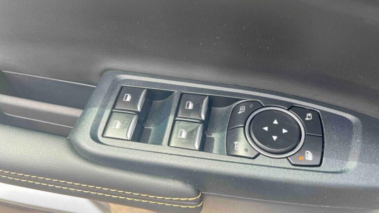 Ford Ranger DOUBLE CABINE DCA 2.0 ECOBLUE 205 CH S&S BVA10 e-4WD WILDTRAK X - Image 20 (July 6, 2026)