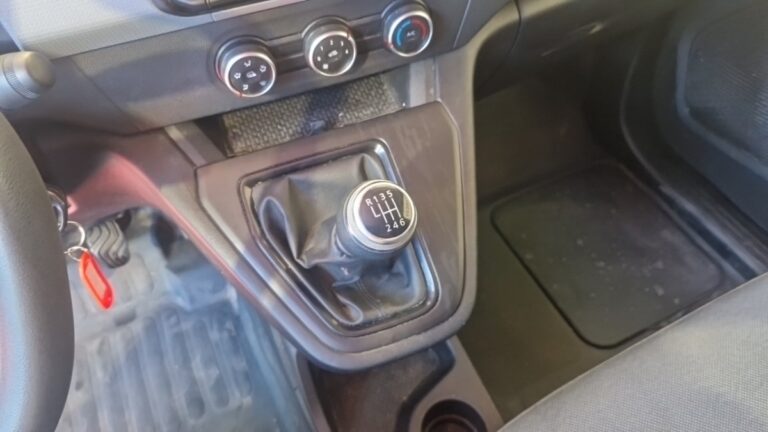 Renault Kangoo Van BLUE DCI 115 GRAND CONFORT - Image 20 (July 6, 2026)