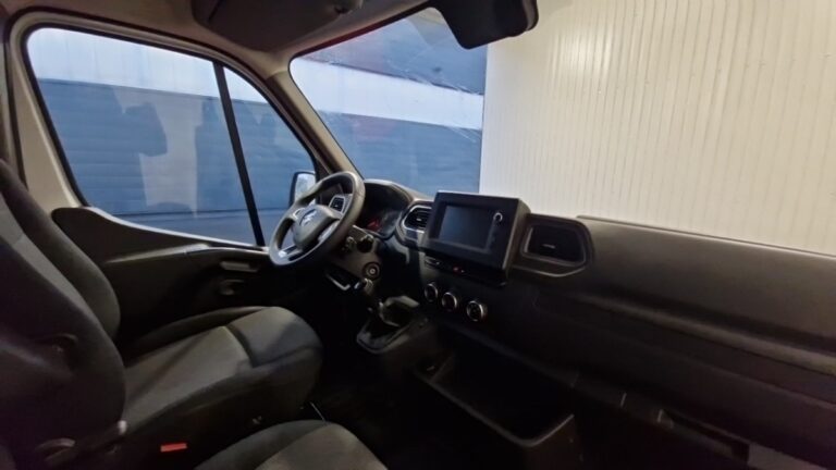 Renault Master F3300 blue dci 135 grand confort - Image 11 (July 6, 2026)