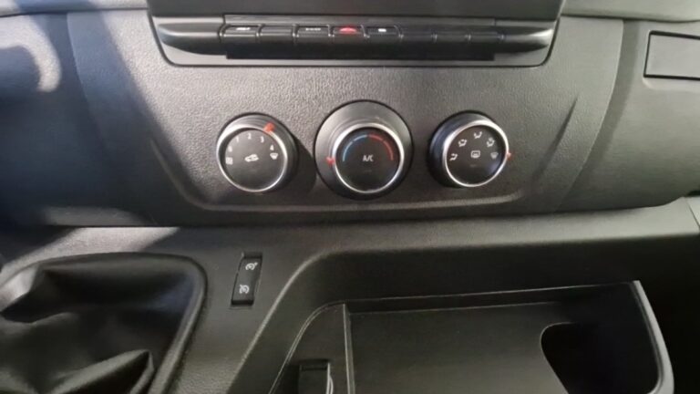 Renault Master F3300 blue dci 135 grand confort - Image 19 (July 6, 2026)