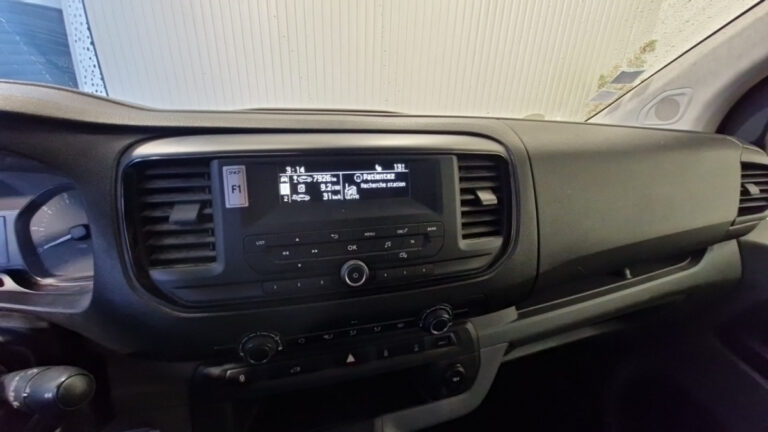 Peugeot Expert tole standard 2.0 bluehdi 120 ss premium - Image 11 (July 6, 2026)