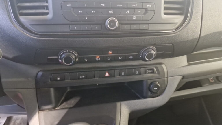 Peugeot Expert tole standard 2.0 bluehdi 120 ss premium - Image 18 (July 6, 2026)