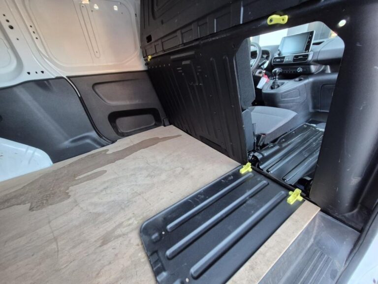 Citroën Berlingo Van III XL 950kg BlueHDi 100 S&S BVM Driver - Image 21 (August 6, 2026)