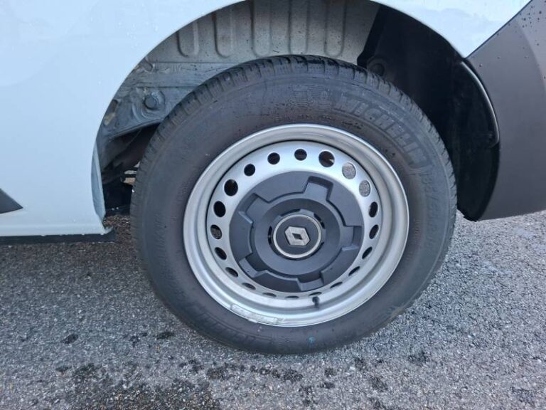 Renault Express (30) VAN BLUE DCI 95 – 22 CONFORT - Image 09 (July 6, 2026)