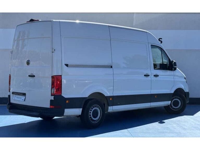 Volkswagen Crafter FOURGON VAN 35 2.0 TDI 140 CH BVA8 BUSINESS - Image 02 (July 6, 2026)