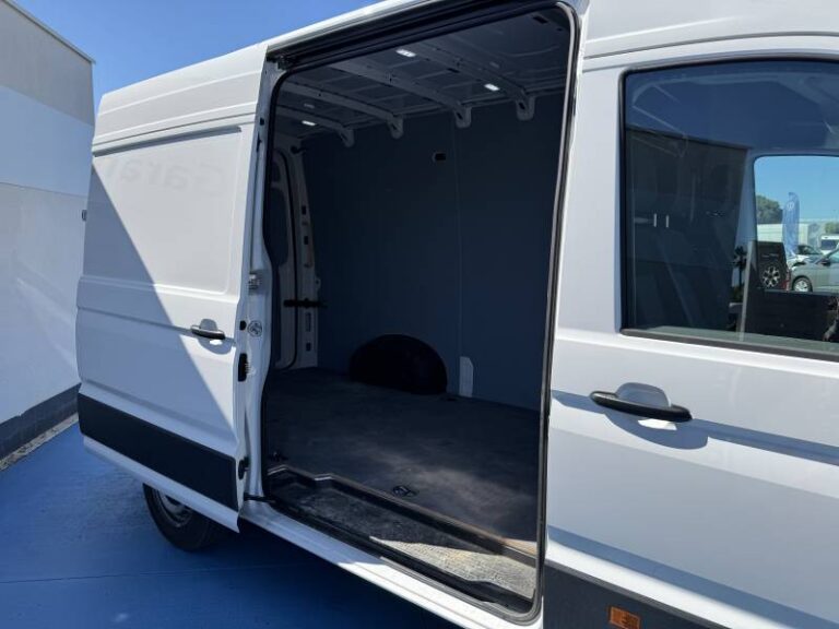 Volkswagen Crafter FOURGON VAN 35 2.0 TDI 140 CH BVA8 BUSINESS - Image 03 (July 6, 2026)