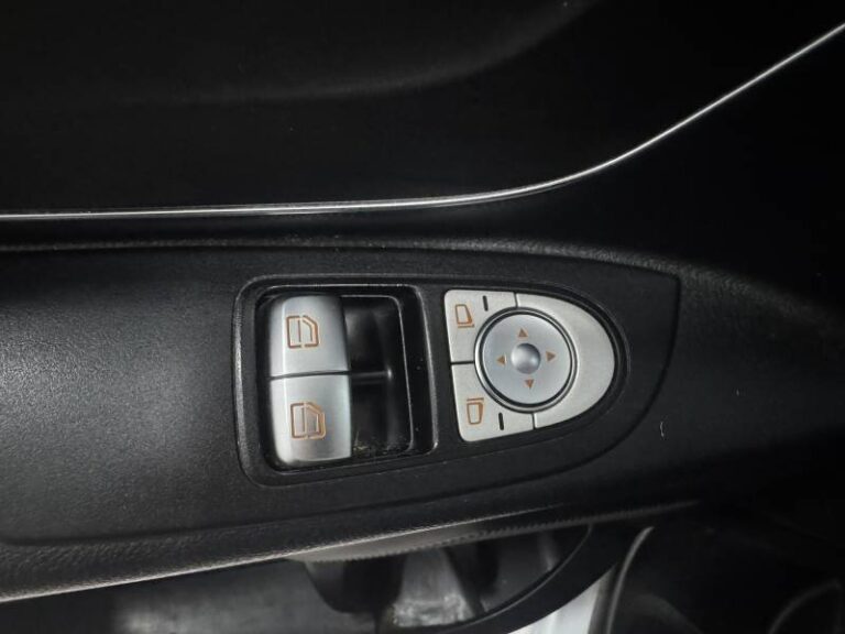 Mercedes Vito FOURGON 114 CDI LONG BVA RWD FIRST - Image 13 (July 6, 2026)