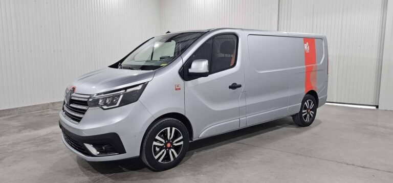 Renault Trafic FOURGON BLUE DCI 170 AUTO RED EDITION EXCLUSIVE - Image 01 (July 6, 2026)