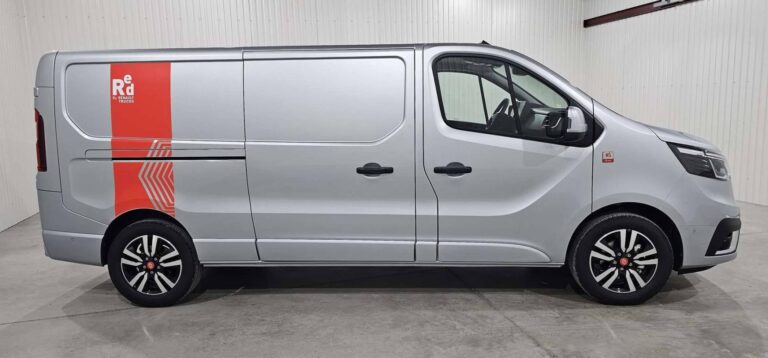 Renault Trafic FOURGON BLUE DCI 170 AUTO RED EDITION EXCLUSIVE - Image 14 (July 6, 2026)