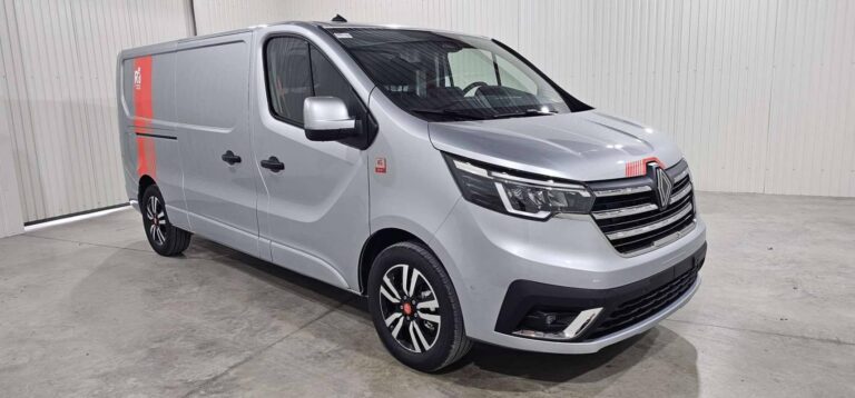 Renault Trafic FOURGON BLUE DCI 170 AUTO RED EDITION EXCLUSIVE - Image 15 (July 6, 2026)