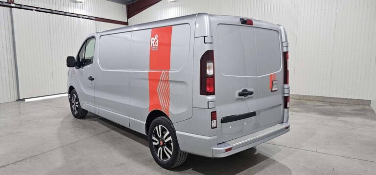 Renault Trafic FOURGON BLUE DCI 170 AUTO RED EDITION EXCLUSIVE - Image 03 (July 6, 2026)